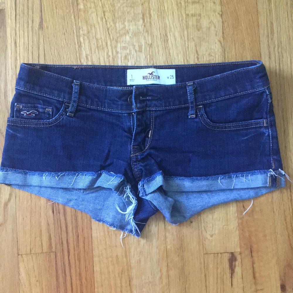 Hollister low-rise denim shorts!